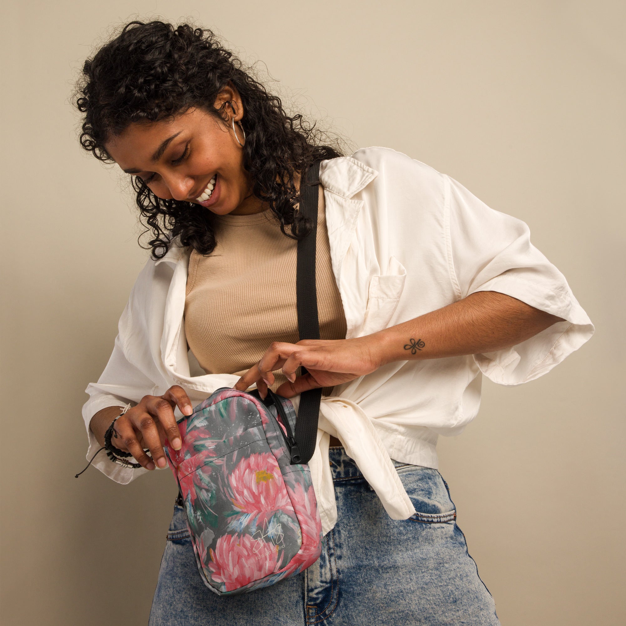 Sydnie’s Peonies — Gray & Pink Utility Crossbody Bag – Ellis Art Studio